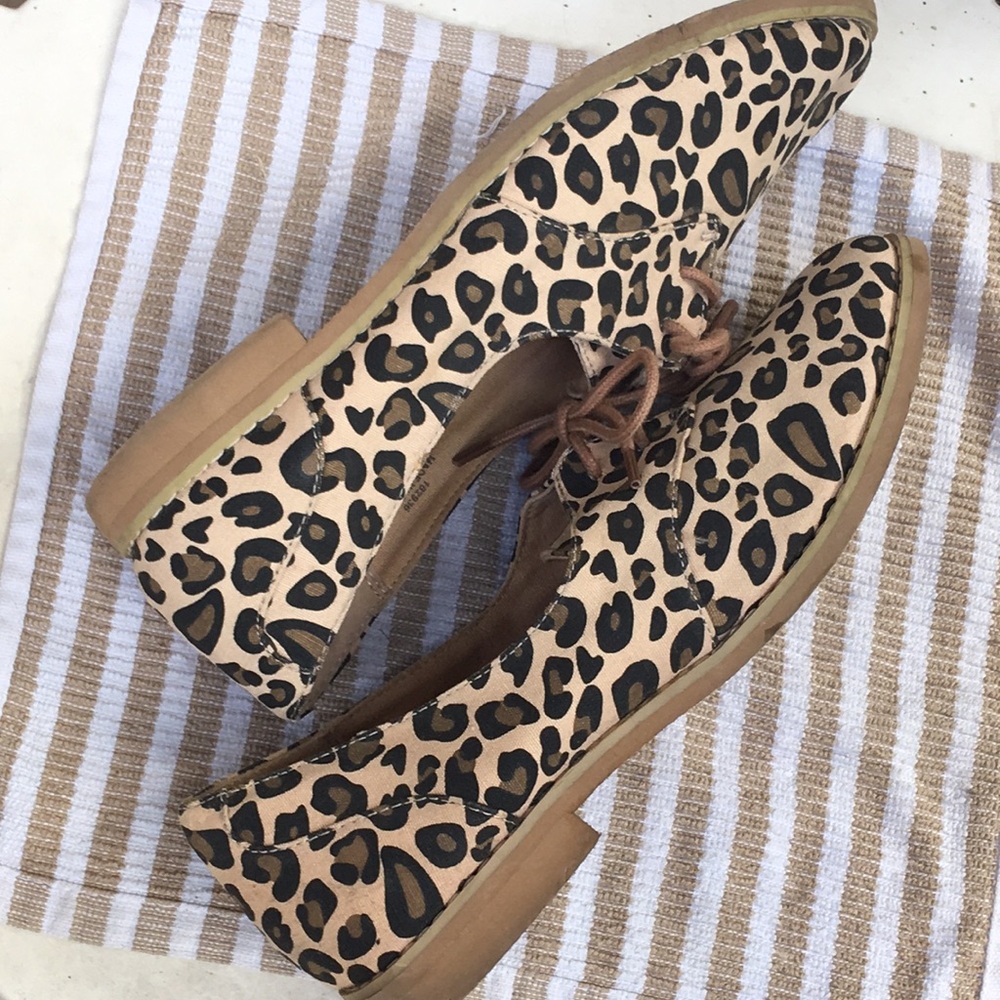 EUC Leopard Oxford Shoes - Picture 6 of 9
